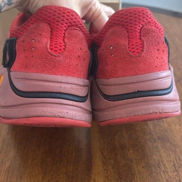 Yeezy Boost 700 - Picture 8 of 10